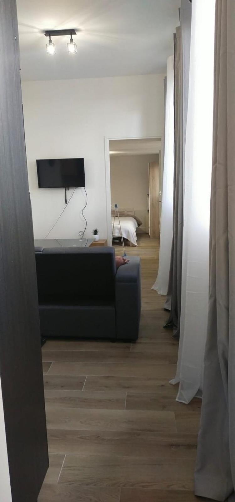 Appartamento 2 Piece Avec Terrasse Ensoleille Suresnes Esterno foto