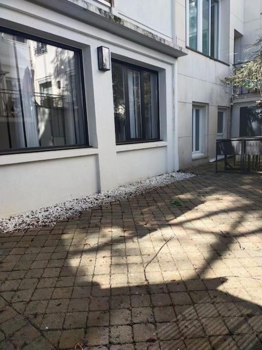Appartamento 2 Piece Avec Terrasse Ensoleille Suresnes Esterno foto